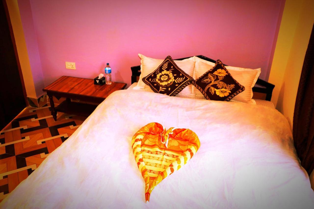 Hotel National Park Sauraha- Homely Stay And Peaceful Location With Jungle Safari Arrangements Kültér fotó