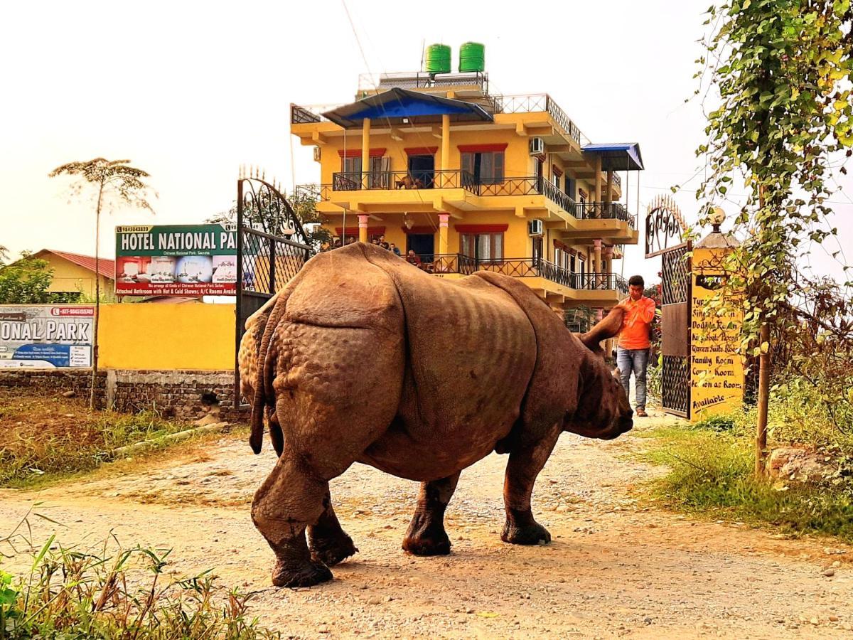 Hotel National Park Sauraha- Homely Stay And Peaceful Location With Jungle Safari Arrangements Kültér fotó