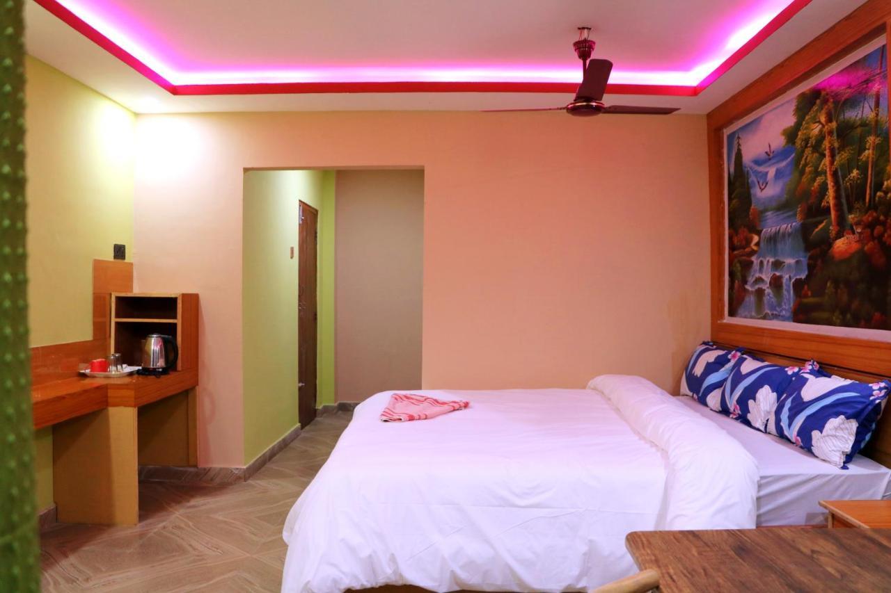 Hotel National Park Sauraha- Homely Stay And Peaceful Location With Jungle Safari Arrangements Kültér fotó