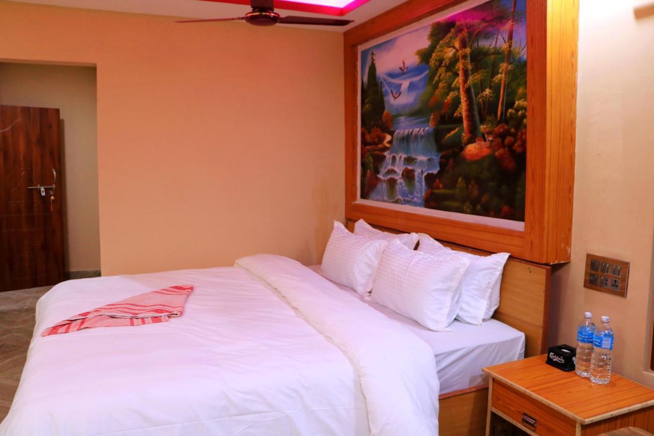Hotel National Park Sauraha- Homely Stay And Peaceful Location With Jungle Safari Arrangements Kültér fotó