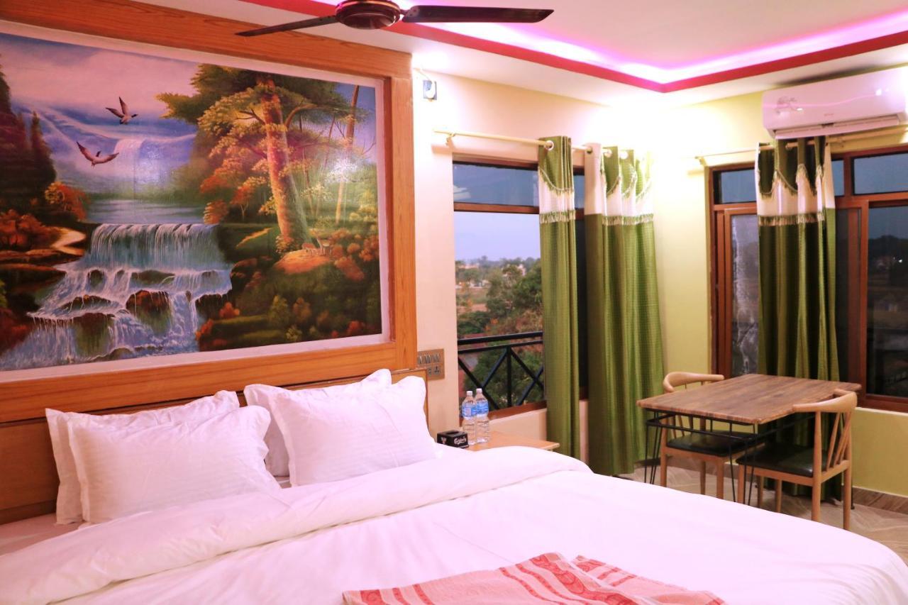 Hotel National Park Sauraha- Homely Stay And Peaceful Location With Jungle Safari Arrangements Kültér fotó