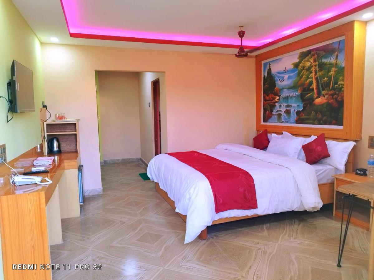 Hotel National Park Sauraha- Homely Stay And Peaceful Location With Jungle Safari Arrangements Kültér fotó