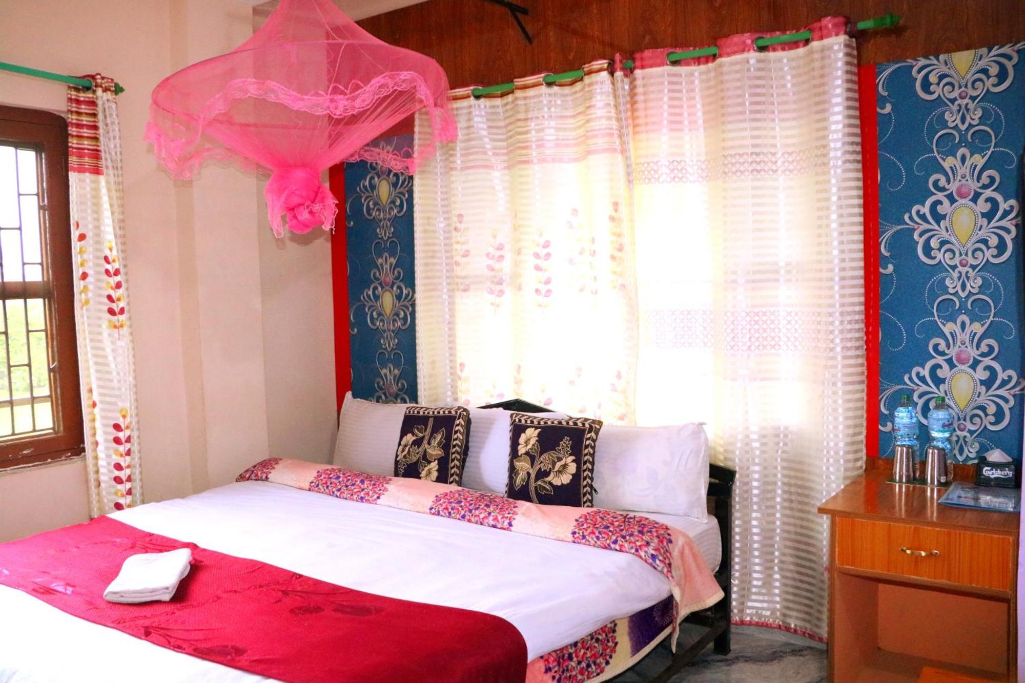 Hotel National Park Sauraha- Homely Stay And Peaceful Location With Jungle Safari Arrangements Kültér fotó