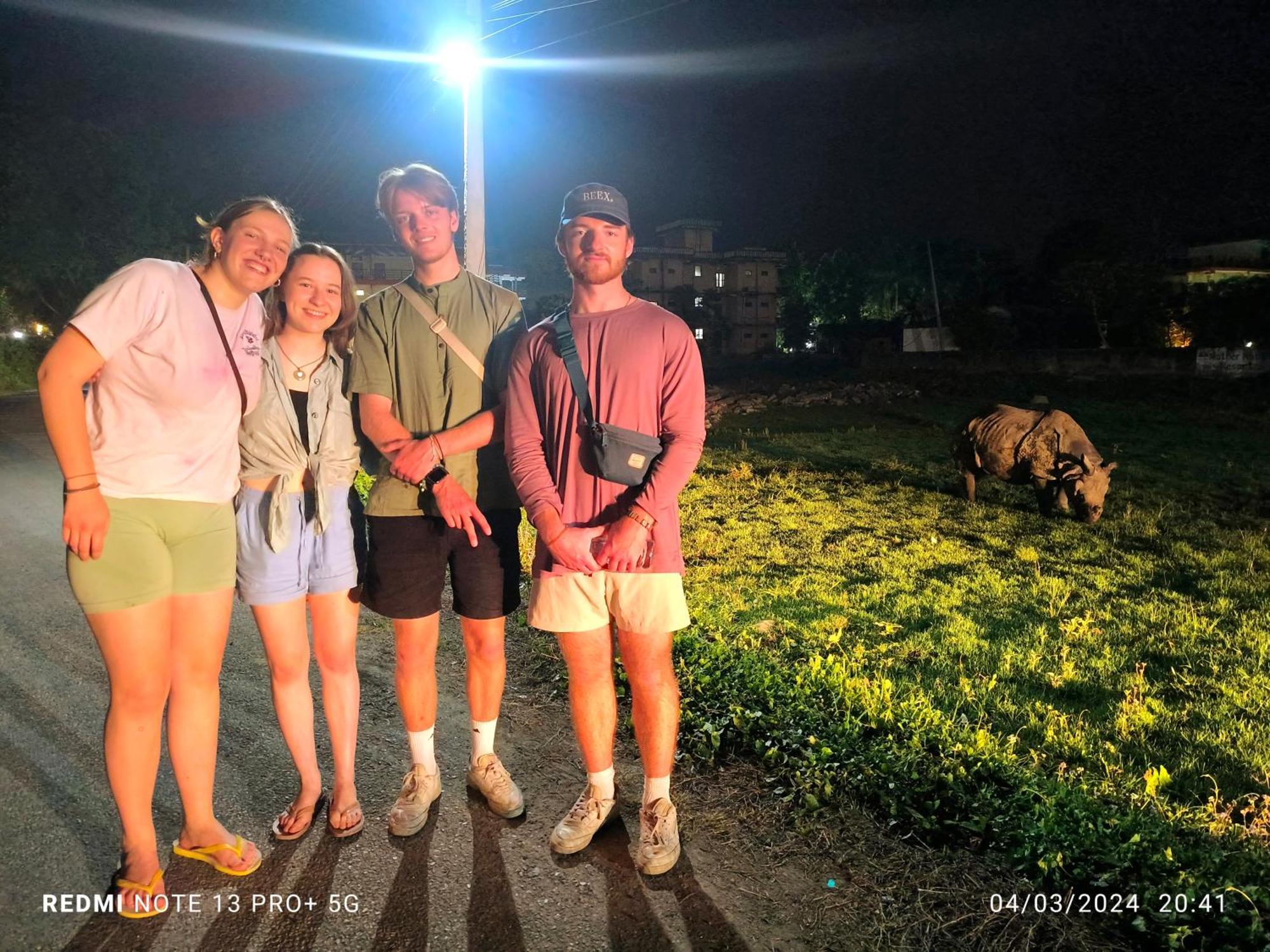 Hotel National Park Sauraha- Homely Stay And Peaceful Location With Jungle Safari Arrangements Kültér fotó