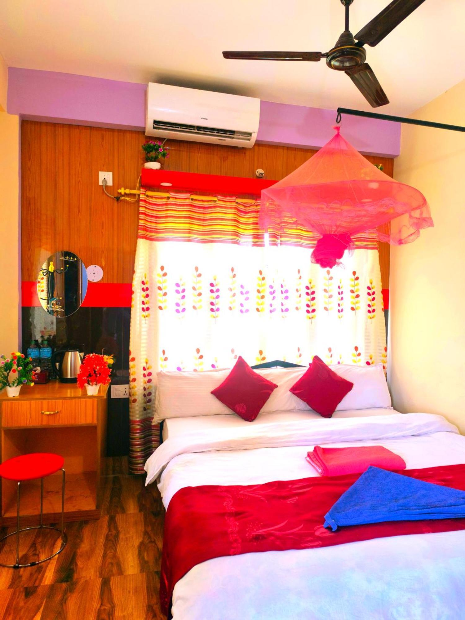 Hotel National Park Sauraha- Homely Stay And Peaceful Location With Jungle Safari Arrangements Kültér fotó