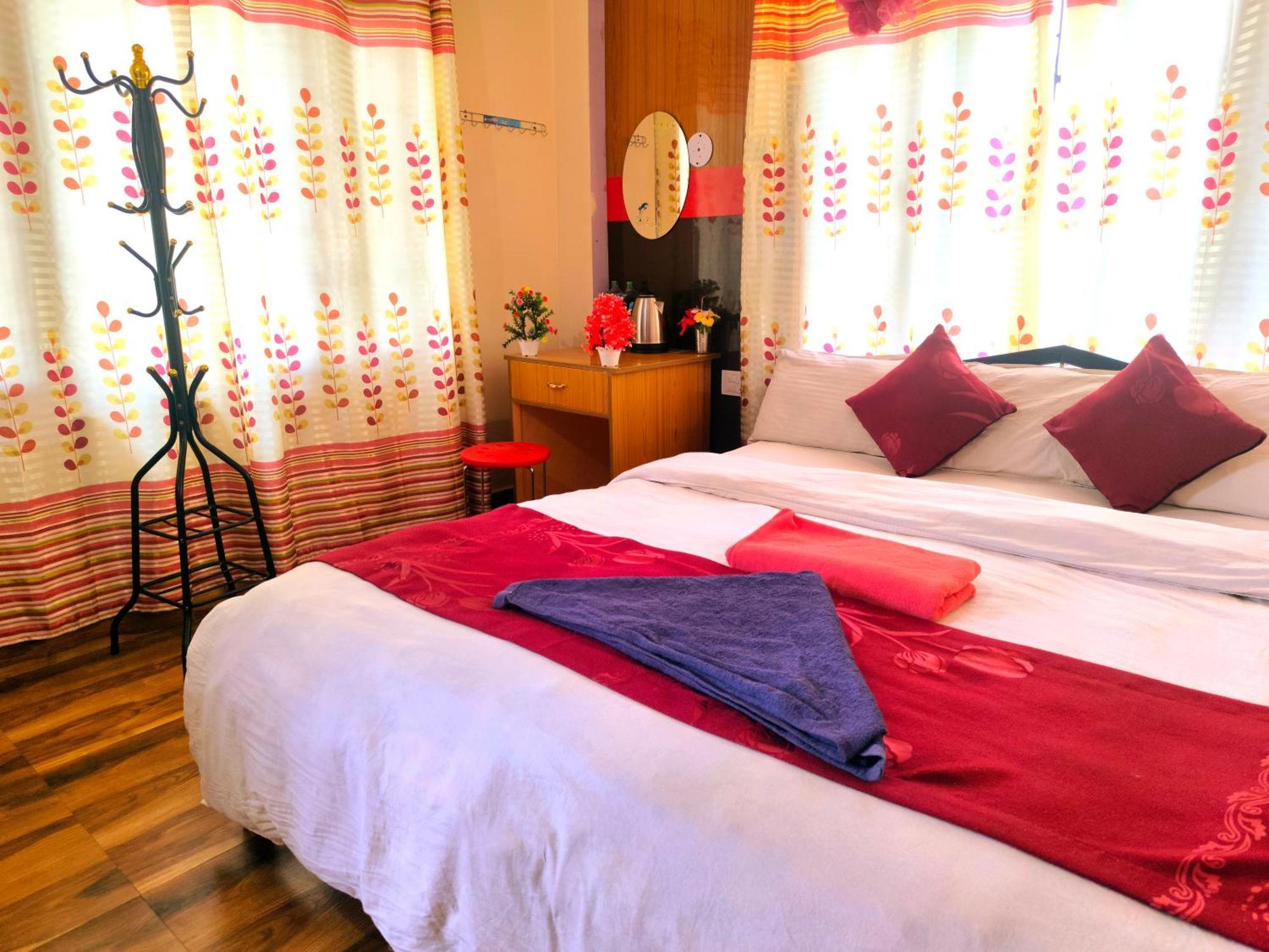 Hotel National Park Sauraha- Homely Stay And Peaceful Location With Jungle Safari Arrangements Kültér fotó